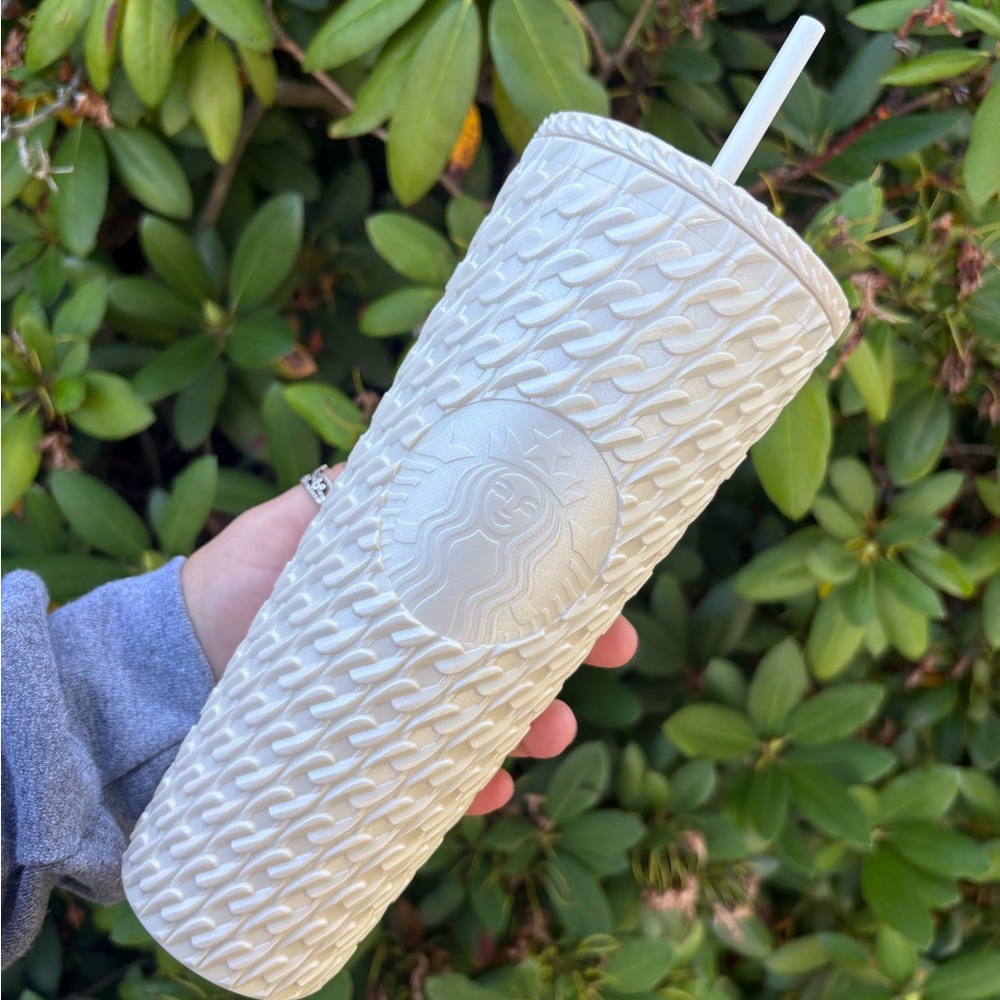 🤍NWT🤍Starbucks Fall 2025 Matte Cream White Sheen Cable Knit Venti Tumbler